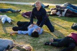 Сериалы похожие на Извне