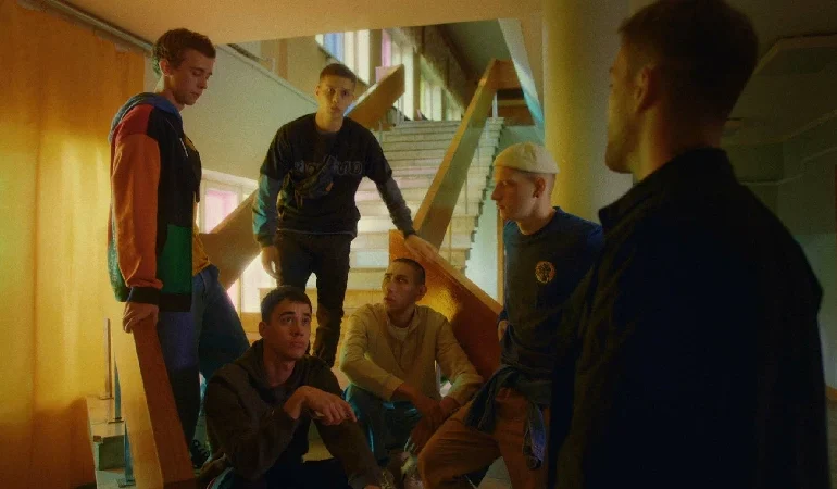 сериалы похожие на слово пацана