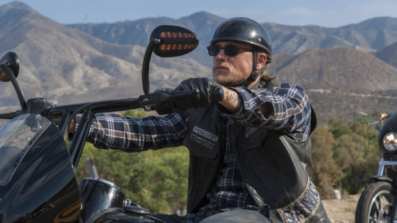 том харди сериал про байкеров