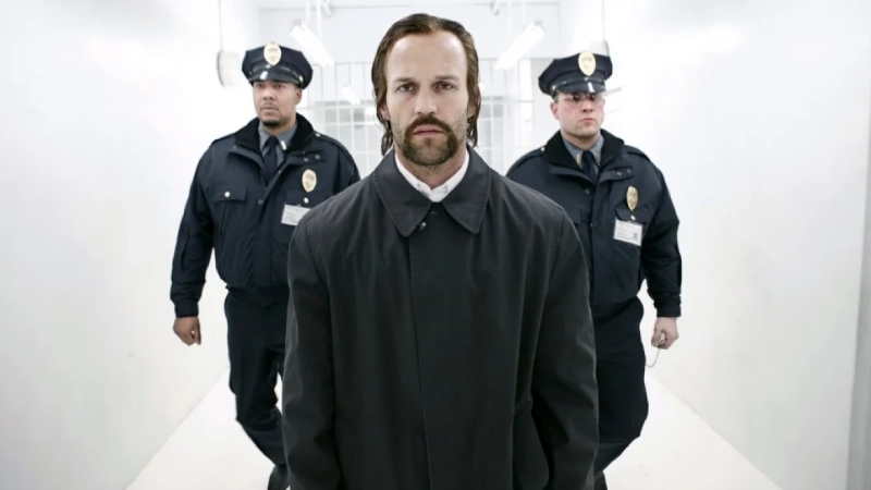 смысл фильма револьвер простыми словами